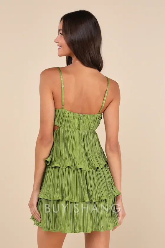 Buyishang Elegant Green Pleated Tiered Mini Dress with Thin Straps: A Breezy Choice for Summer Vacations